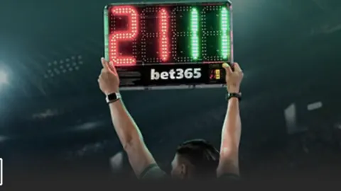 55位足球巨星齐聚超市赛事，金球盛宴引领生活新升级