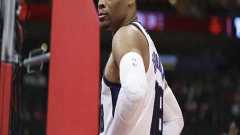 “巴塞罗那两次婉拒西甲球队挖角，弗里克愤怒：这位多面手不容他队觊觎？”